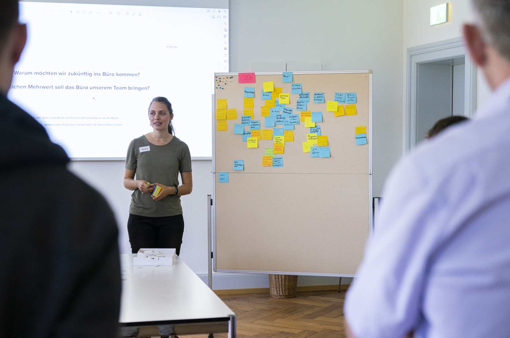 Saskia Hinger running a workshop by Studio Banana