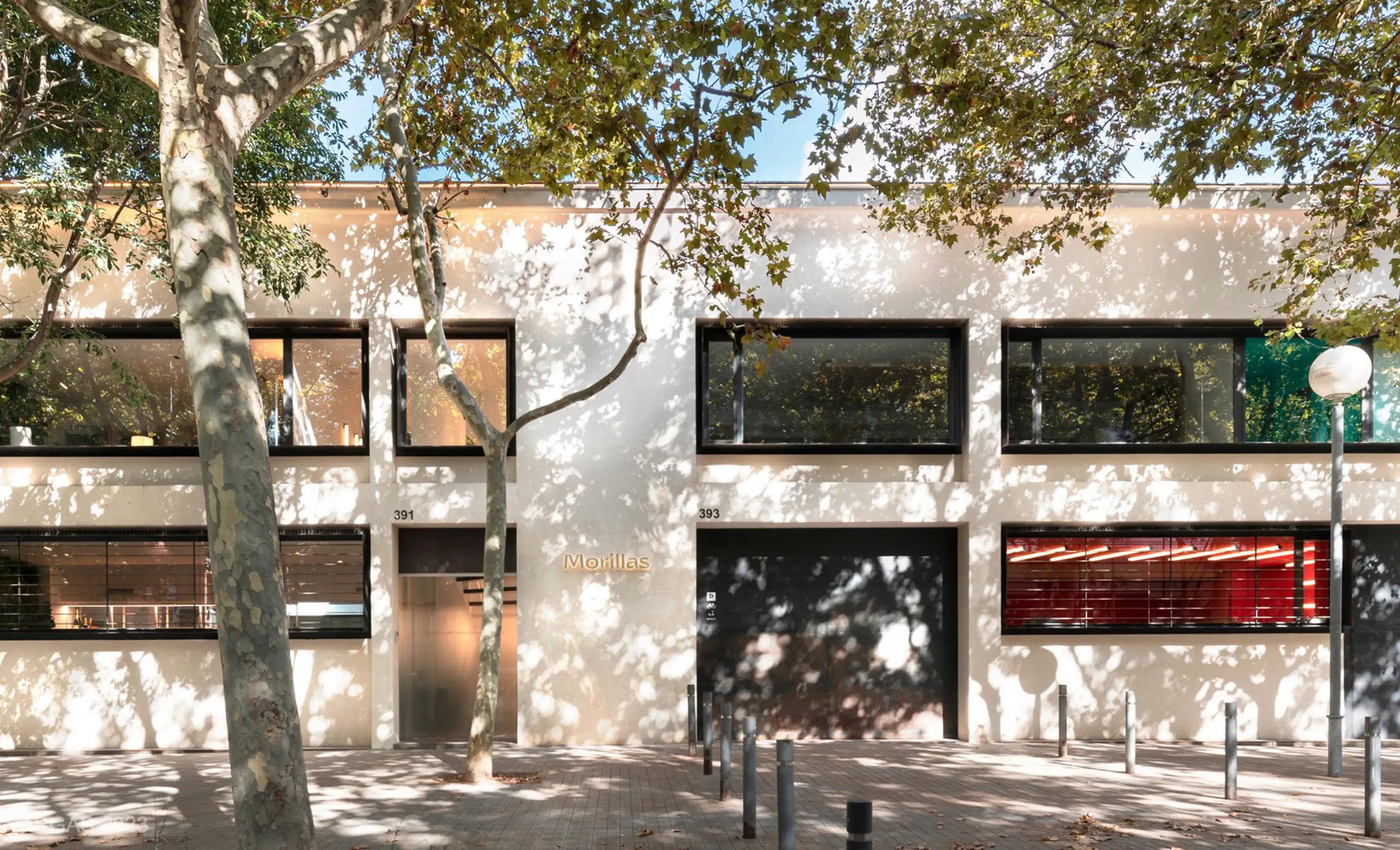 Morillas headquarters by Studio Banana